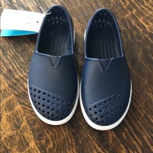 NEW!  Native Verona shoes in Regatta Blue 11C